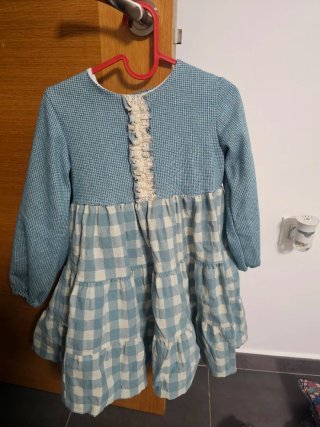 Vestido de Niña con Volantes