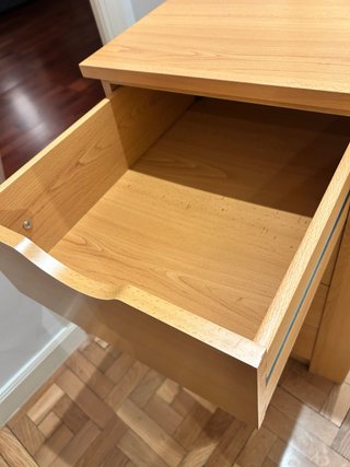 Cajonera de madera para interior