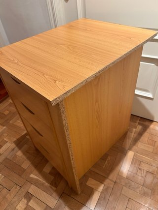 Cajonera de madera para interior