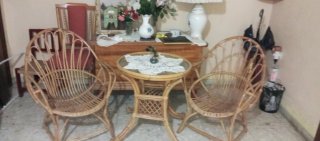 Conjunto de Mesa y 2 Sillas perfecto estado