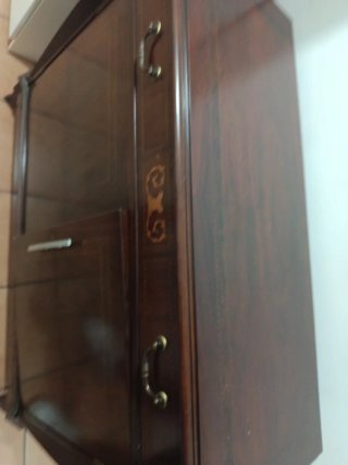 Mueble de madera clásico