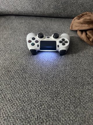 PS4 (PlayStation 4) 500GB Bianca