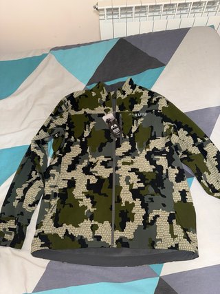 Chaqueta Kuiu Camuflaje