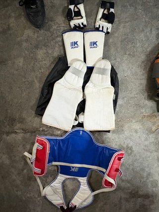 Set de Protecciones de Taekwondo Ikara