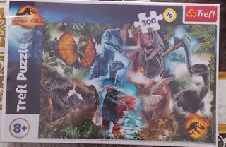 Puzzle Trefl Jurassic World 300 piezas