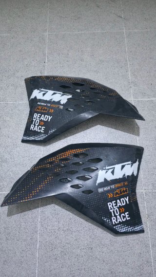 Plásticos laterales KTM EXC 2009