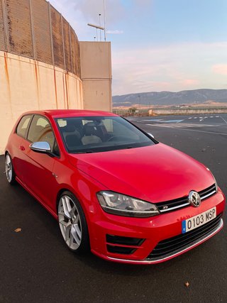 Volkswagen Golf R300