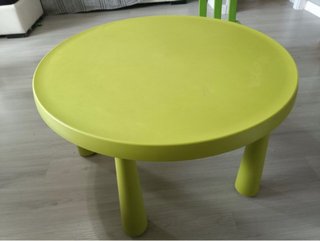 Mesa infantil redonda verde Ikea