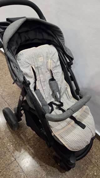 Silla de paseo Joie gris