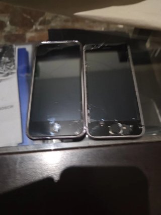 2 Teléfonos iPhone para piezas