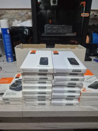 Fundas Spigen Tough Armor para iPhone 13 Pro