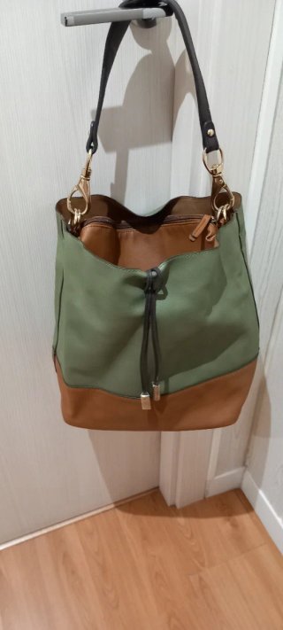 Bolso de hombro verde y marrón