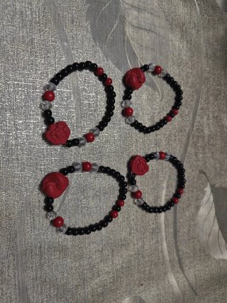 Set de 4 Pulseras con Abalorios