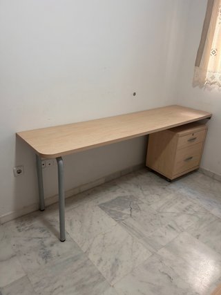 Escritorio con Cajonera