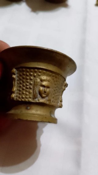 Pequeño Mortero de Bronce