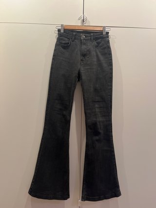 Pantalones vaqueros acampanados negros