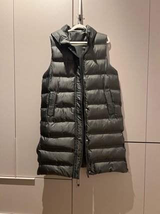 Anorak largo sin mangas verde militar