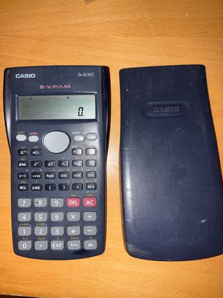 Calculadora Científica Casio fx-82MS