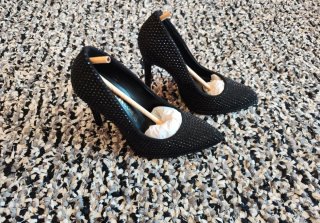 Zapatos de Tacón Negros con Pedrería