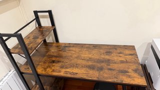 Escritorio con Estantería Integrada