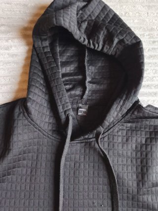 Sudadera Negra con Capucha