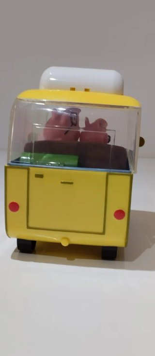Caravana de Peppa Pig con Figuras
