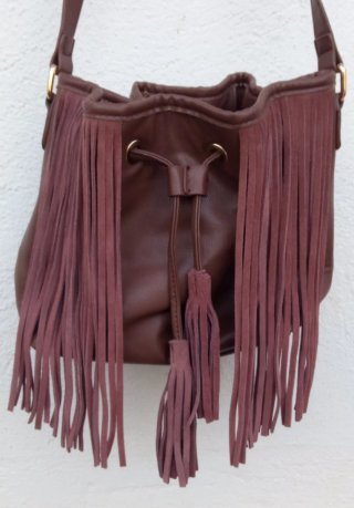 Bolso bandolera marrón con flecos