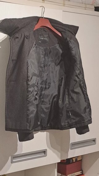 Chaqueta Corta Negra ZARA BASIC Talla L