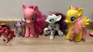 Pack de Juguetes: Nancy, Ponis y Figuras