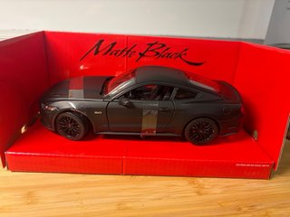 Ford Mustang GT 2015 Welly 1:24
