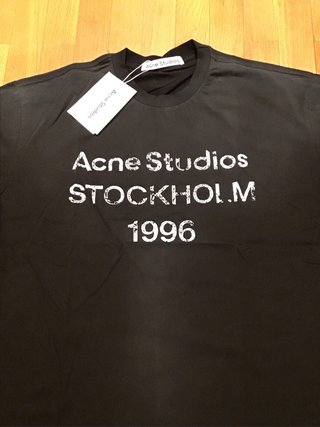 Camiseta Acne Studios Stockholm 1996 Negra Talla M