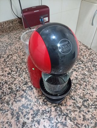 Cafetera Nescafé Dolce Gusto Roja