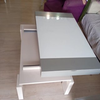Mesa Baja elevable de color blanco