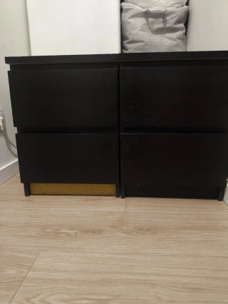 Mesitas de noche negras (2 unidades) .