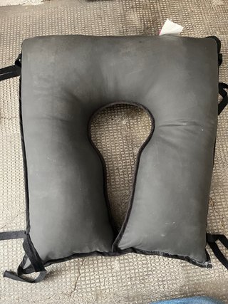 Almohada para almorranas