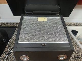 Campana Extractora de Cocina Negra