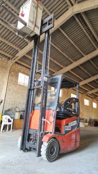 Carretilla elevadora Toyota eléctrica