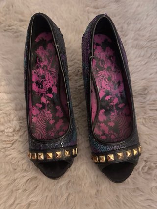 Zapatos de tacón Iron Fist