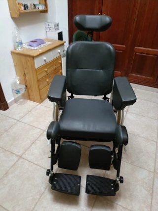Silla de ruedas antirscara