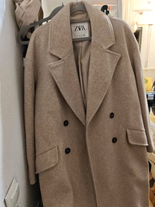 Abrigo largo Zara beige suave como nuevo