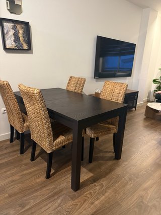 Mesa comedor extensible wengé + 4 sillas