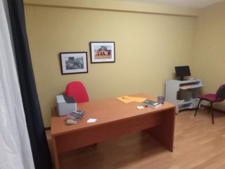 Mobiliario de oficina: mesas y sillas