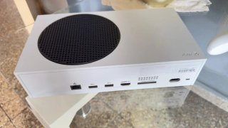 Xbox Series S + 2 mandos y cables