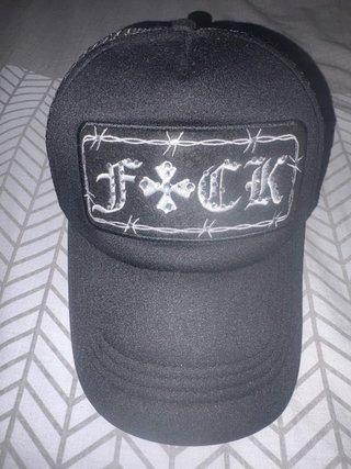 Gorra Negra con Parche