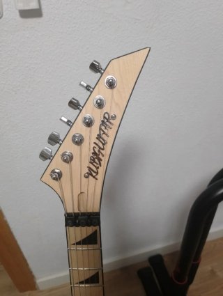 Guitarra Eléctrica Explorer Blanca