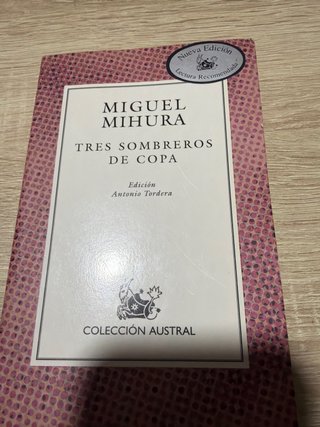 Tres sombreros de copa
