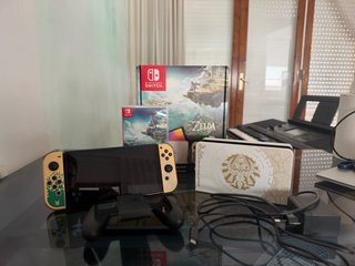 Nintendo Switch OLED Zelda Edition