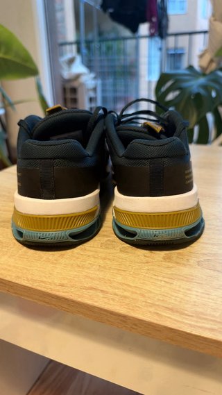 Nike Metcon 8 - Dorado y Turquesa
