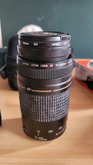 Canon EOS 600D + objetivo 18-55 mm