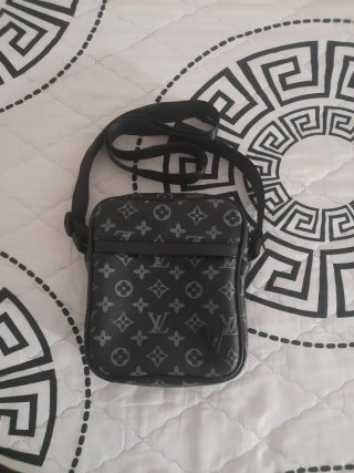 Riñonera LV Monogram Negra Bandolera